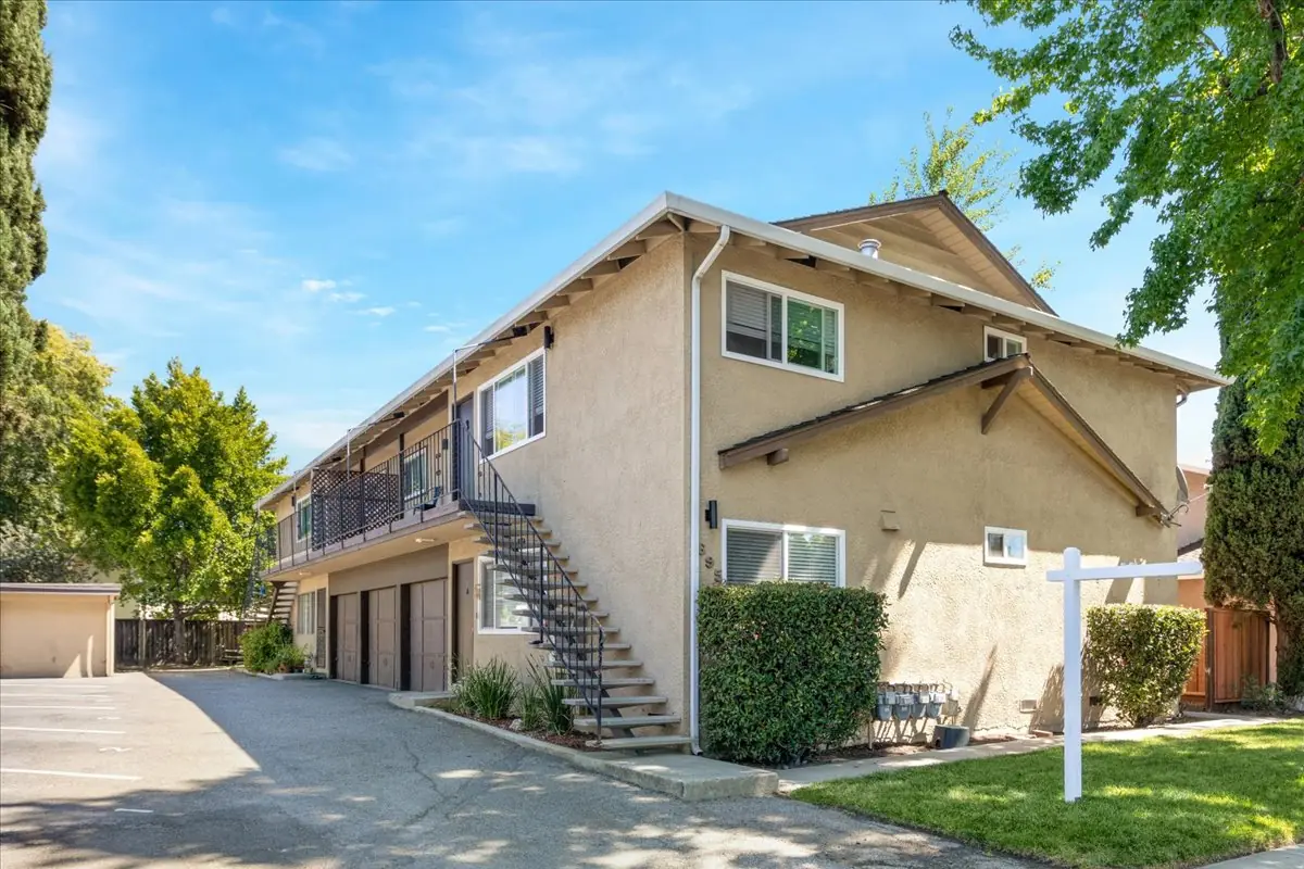 695 W Valley